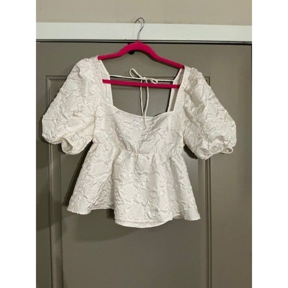 Divided White Textured Puffy Sleeves Backless Top Sz M NWT Bow